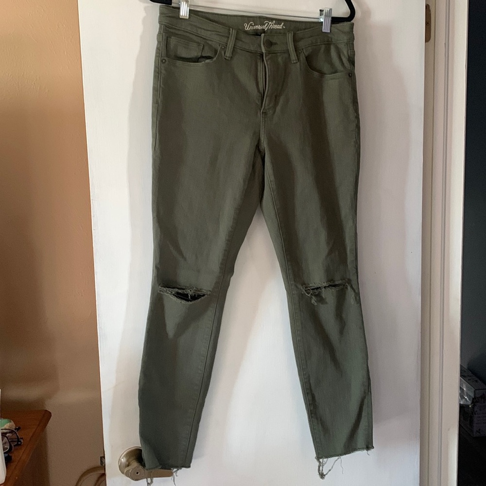 Universal thread woman’s size 12 stretchy jeans